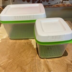 Rubbermaid storage containers bundle